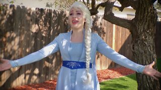 Frozen 2 Story Time Elsa sings "Into the Unknown"
