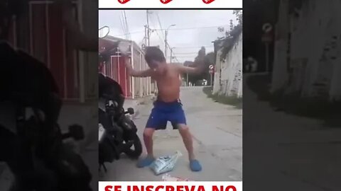 Menino Dançando ao Som do Alarme de Moto kkkk #shorts