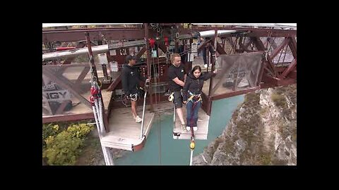 Bungy jump in queenstown