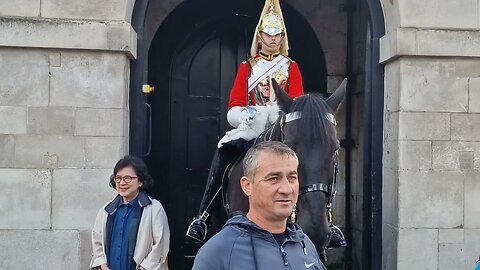 Get off his boot #horseguardsparade