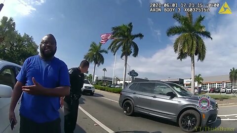 Sarasota Police Officers Help Driver Push Car Out of Intersection