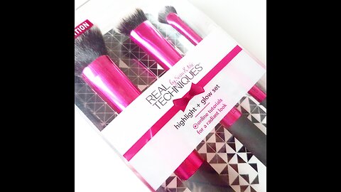 Real Techniques Rebel Edge Makeup Brushes, Cropped Brush Heads for Powder, Eyeshadow, Highlight...