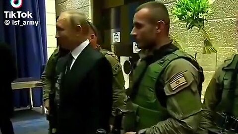 Vladimir Putin posing with Israeli snipers