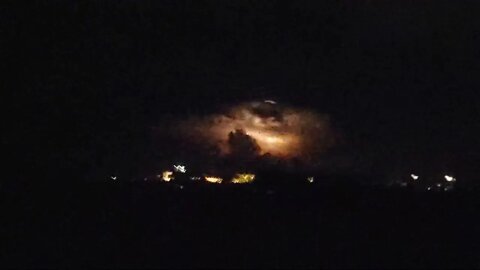 AMAZING Strobe Lightning happening RIGHT NOW to my West!