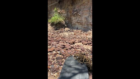 Cutting a 2.5 ton stone for a Pyramid.