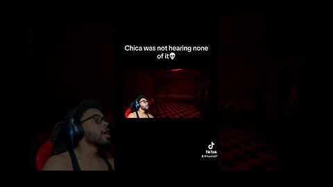 Chica did not wanna hear any of it😭#fnaf #scary #shortsfeed #horrorgaming #gaming #shortsvideo