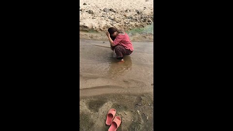 Girl is bathing at river suddenly she bitten by tick | How to remove this bad tick???