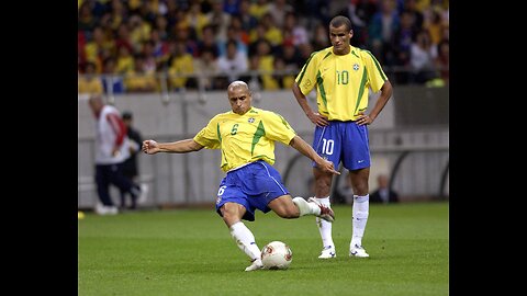 Roberto Carlos amazing free kick for Brazil