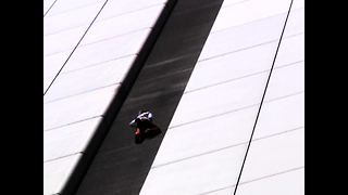 French Spiderman Climbs Hong Kong Skyscraper