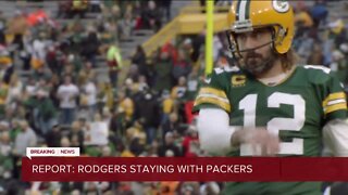 Aaron Rodgers staying with the Green Bay Packers: Reports