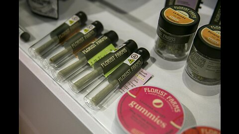 Cientos de personas acuden a primera tienda legal de marihuana en Nueva York