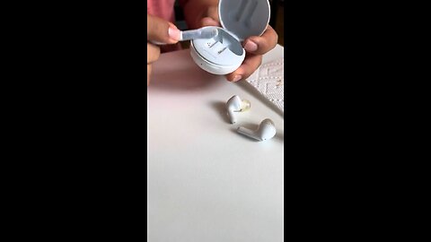 Earbuds Cleaning