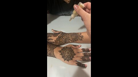 Henna art