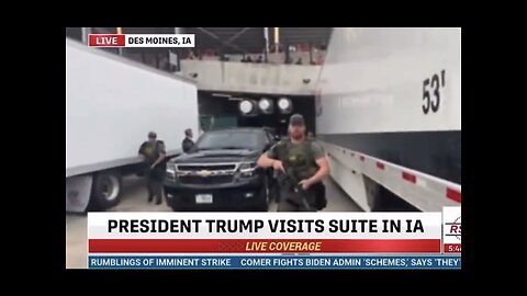 TRUMP❤️🇺🇸🏈👨‍🚀VISITS SUITE IN DES MOINES IOWA WITH HAPPY SMILES💙🇺🇸🏈🏟️⭐️