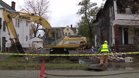 Family of slain Alishah Pointer gathers as abandoned home she was found in is demolished