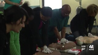 Kansas City man survives cardiac arrest thanks to woman who knew CPR