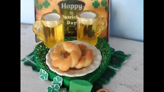 Teelie's Fairy Garden | St. Patrick's Day Pretzels and Beer | Etsy Products