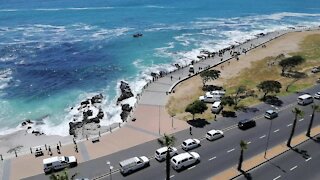 SOUTH AFRICA - Cape Town - Sea Point Drowning (Video) (PzX)
