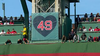 MLB Red Sox pay tribute to Tim Wakefield