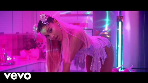 Ariana Grande - 7 rings (Official Video)