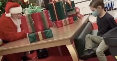 Activist Anti-Gun Santa Claus Makes Kid Cry After He Asks for Nerf Gun