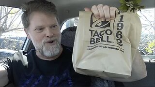 Let's Try a Taco Bell Boss Burrito!