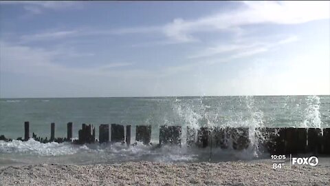 Most people on Sanibel Island waiting out the storm; others leaving town