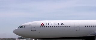 Delta brings back booze