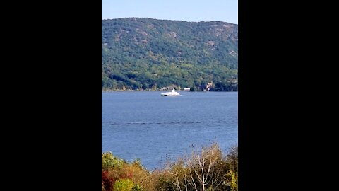 Hudson River Vessels. Gene Machine Yacht @ Newburgh Bay