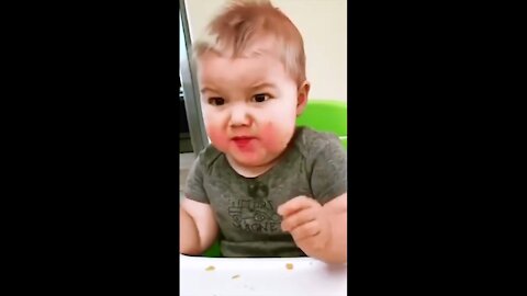 BABIES EAT VERY FUNNY