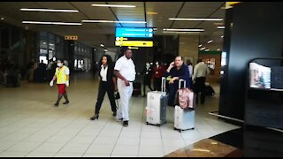 SOUTH AFRICA - Johannesburg - Cathay Pacific Flight from Hong Kong - Video (LxY)