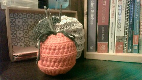 crochet Left handed pumpkin. Beginner friendly tutorial.