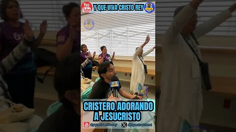 CRISTERO ADORANDO A JESUCRISTO EN LA CAPILLA DEL SANTÍSIMO EN EL ENJES, PUEBLA