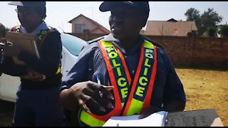 Female police officers recover 4 stolen vehicles at Johannesburg CBD roadblock (RSs)