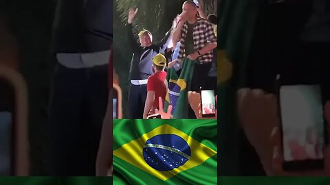 Bolsonaro arrasta multidão em Goiânia (14/07). Foi ao dentista depois comeu pastel e deu nisso.