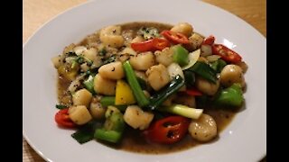 How to make Thai stir fry scallops in black pepper sauce