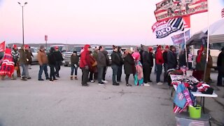 Trump rally brings out thousands of supporters, protestors gather outside