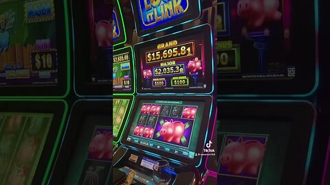 Piggie Bankin bonus! #slots #casino #casinogame #bonusfeature #slotwin #slotmachine