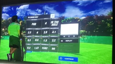 Virtual Hole in One?! Virtual Course Vlog 1. Top of the Rock Par 3 Course on Full Swing simulator.