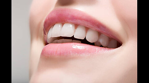 The ONLY Way To Whiten Your Teeth Without Toxic Chemicals