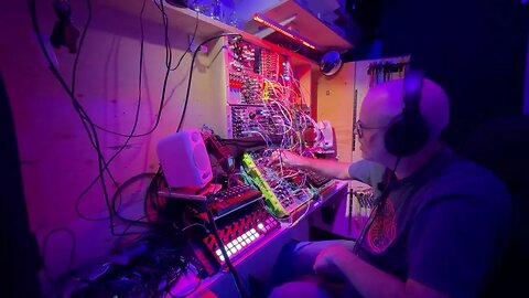 Babbling about anything and playing with modular synths