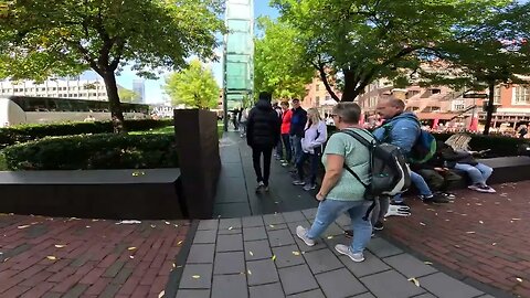 Walking Tour 4K Boston - Union Street Park Holocaust Memorial - Leaves, Foliage, HAYMARKET T MBTA