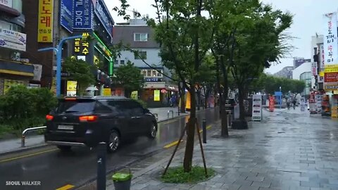 Super decompression videowalk in the city in the heavy rain look at the people around2 hours 17