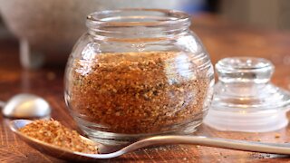 How to make Montreal chicken seasoning at home