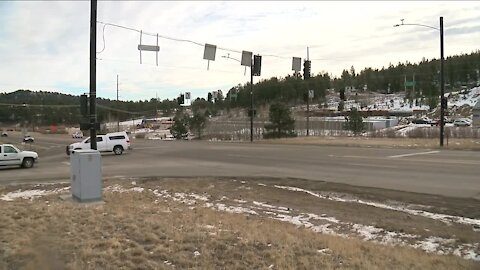 Traffic light fight on Hwy 285 in Bailey