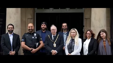 Cheshire East Mayor and Chief Inspector Visit the Ahmadi Religion Headquarters