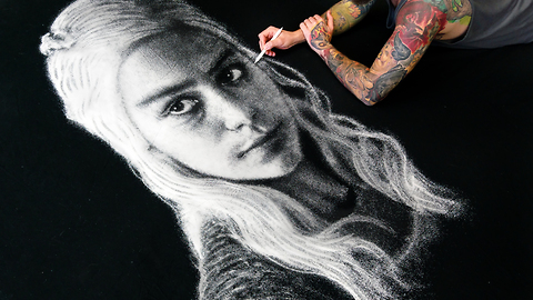 Artist Creates Mind-Blowing Salt Portrait Of A Game of Thrones Character