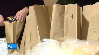 St. Norbert College students help the homeless