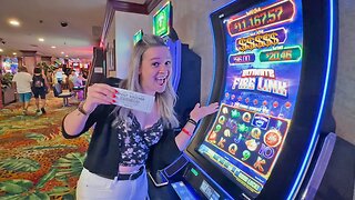 My Wife Hit THE MAJOR JACKPOT On This Las Vegas Slot Machine! (Amazing Slot WIN)