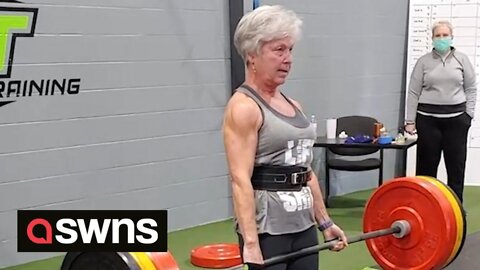 Incredible weightlifting grandmother who trains in the gym more than SIXTEEN hours a week
